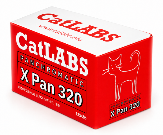 CatLABS X Pan 320 35mm – Película Blanco y Negro ISO 320 (36 Exposiciones)